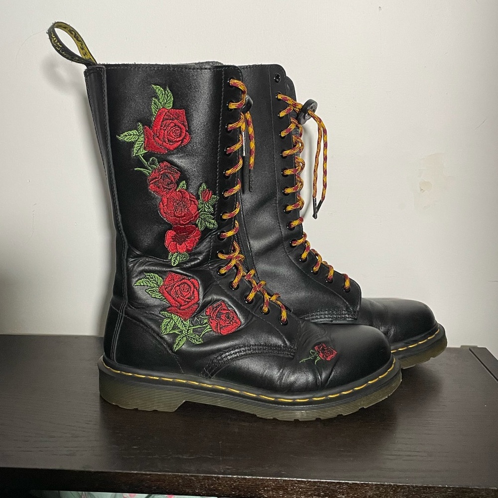 Dr. Martens Vonda 1914 zip boots